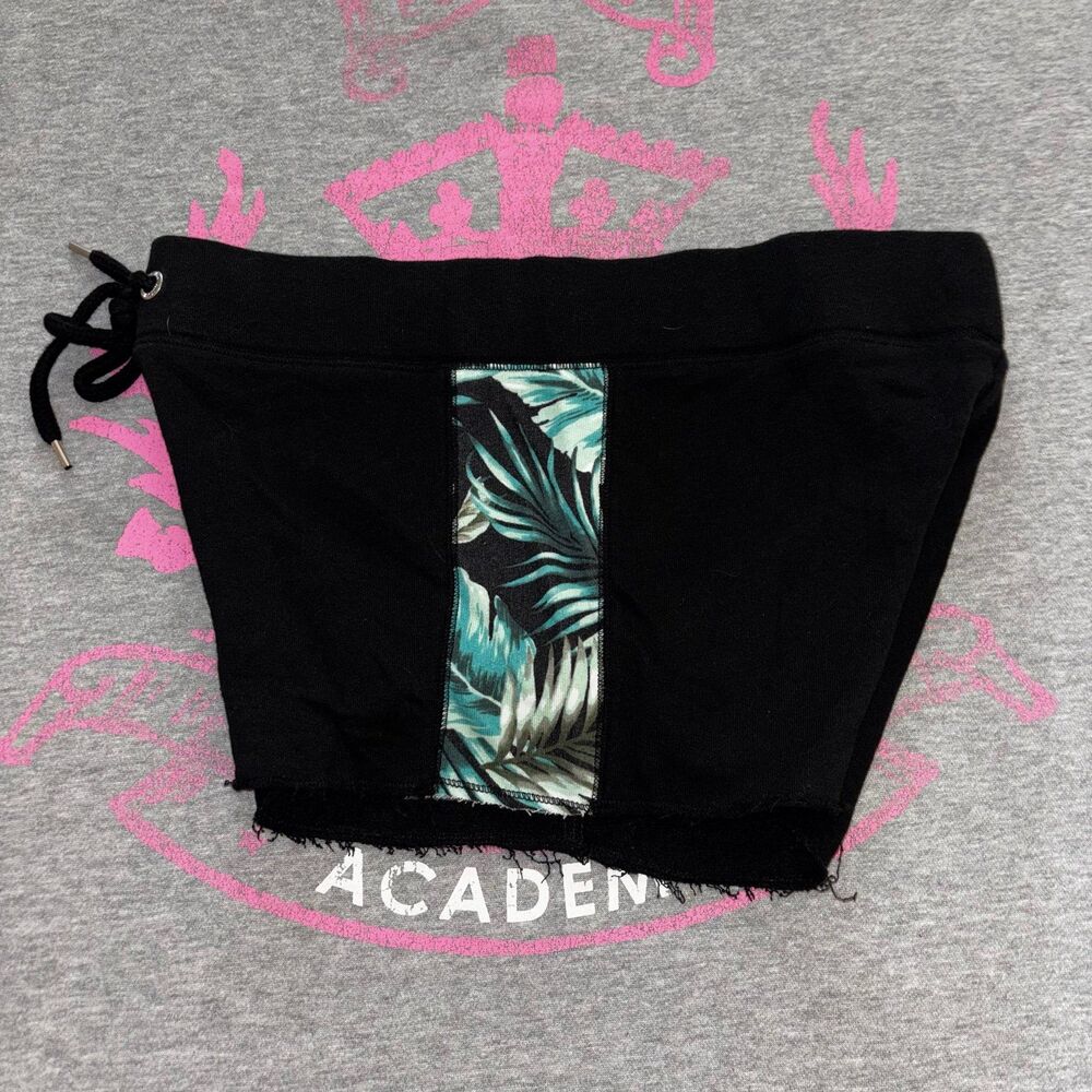 Victoria’s Secret PINK Palm Tree Sequin Bling Drawstring Shorts

Size Medium - Picture 6 of 8